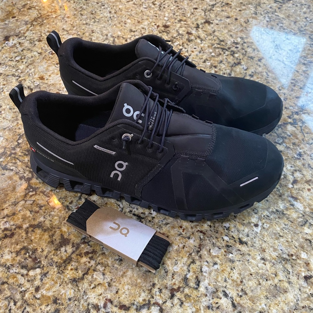 On Cloud 5 Waterproof Mens 10.5